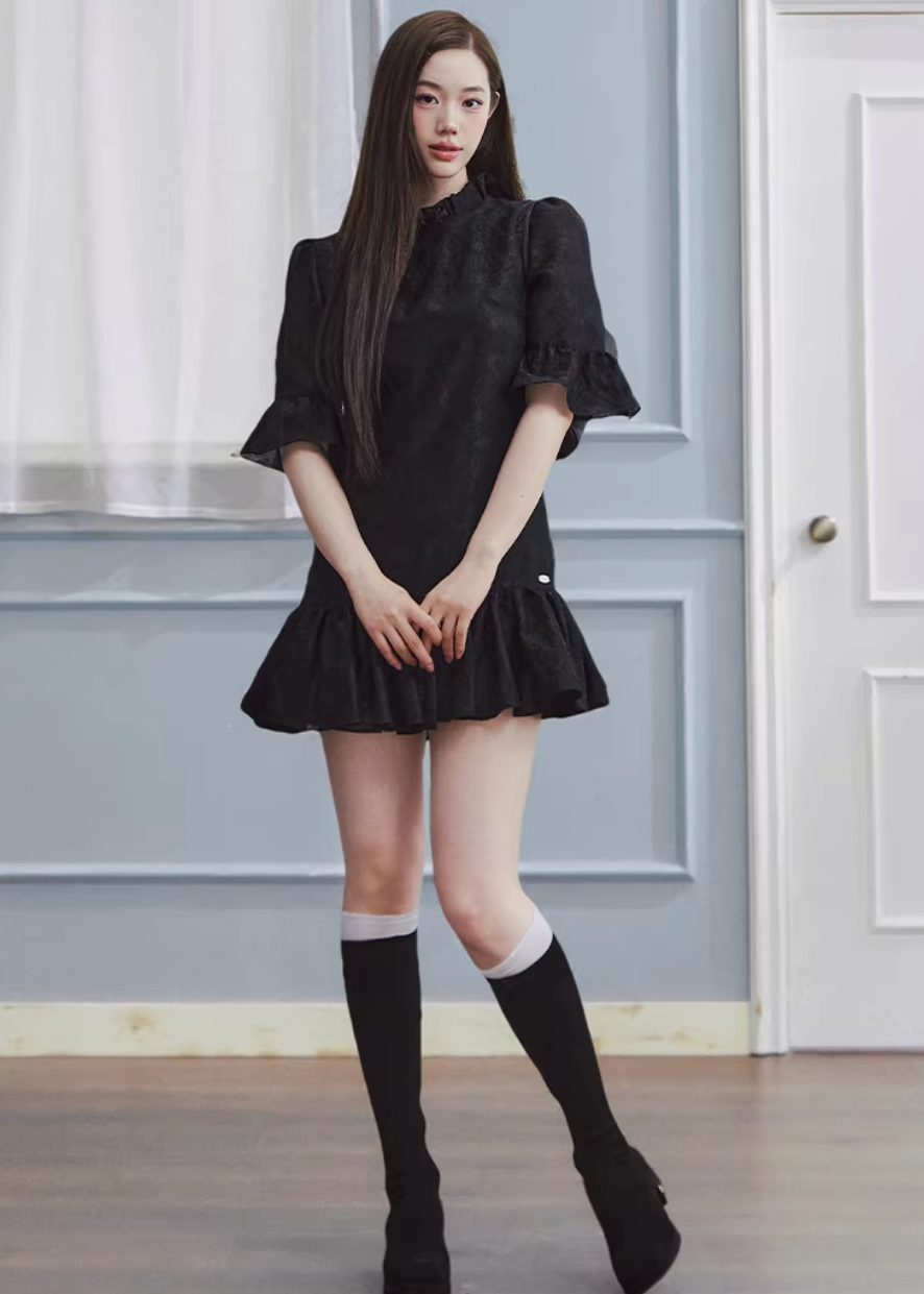 white mini dress women, jacquard dress women, ruffle dress spring, korean fashion dress, spring outfits 2026, feminine mini dress, textured white dress, aesthetic fashion dress, lightweight summer dress, chic everyday outfit, modern feminine clothing, elegant casual dress, parisian style clothing, versatile spring dress, soft girl aesthetic dress, flared mini dress, refined casual wear, delicate texture dress, romantic white dress, spring wardrobe essential