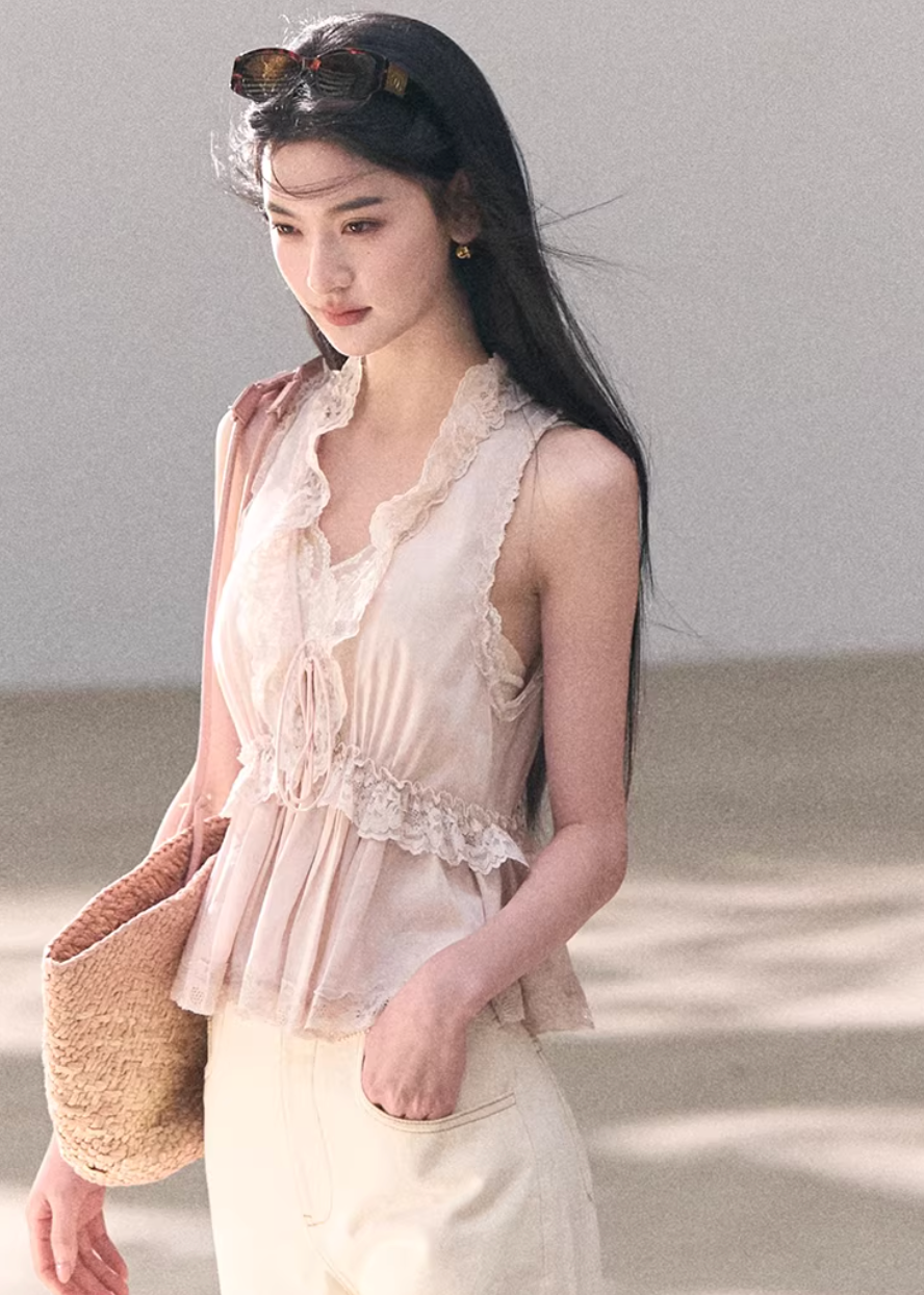 lace halter top women, linen blend top, lyocell blouse women, korean fashion top, spring outfit ideas, casual spring outfits, feminine summer top, lightweight blouse women, soft aesthetic outfit, breathable fabric top, modern feminine clothing, parisian style clothing, relaxed fit top women, versatile summer top, airy fabric blouse, chic everyday outfit, minimal elegant top, resort style top, calm luxury fashion, delicate lace blouse