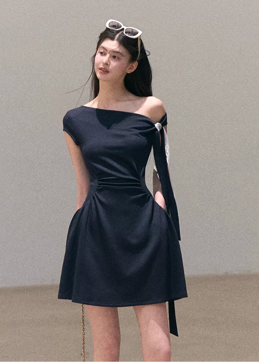 one shoulder dress women, lyocell dress women, korean fashion dress, spring outfit ideas, casual spring outfits, asymmetrical dress women, minimalist dress women, breathable fabric dress, soft aesthetic outfit, modern feminine clothing, parisian style clothing, versatile summer dress, chic everyday outfit, calm luxury fashion, lightweight dress women, elegant casual dress, effortless style dress, refined minimal dress, spring wardrobe dress, feminine silhouette dress