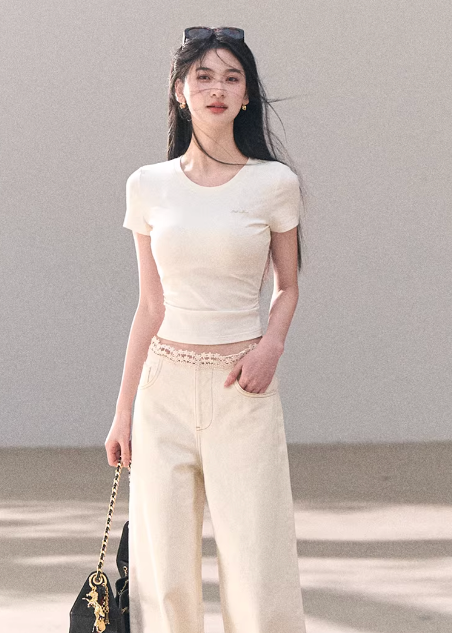 crew neck t shirt women, embroidered logo tee, korean fashion top, spring outfits 2026, casual spring outfits, slim fit t shirt women, minimalist t shirt women, basic essential top, breathable cotton tee, soft aesthetic outfit, modern feminine clothing, parisian style clothing, versatile everyday top, chic casual outfit, clean line t shirt, refined casual wear, simple design top, spring wardrobe essential, fitted t shirt women, effortless style top