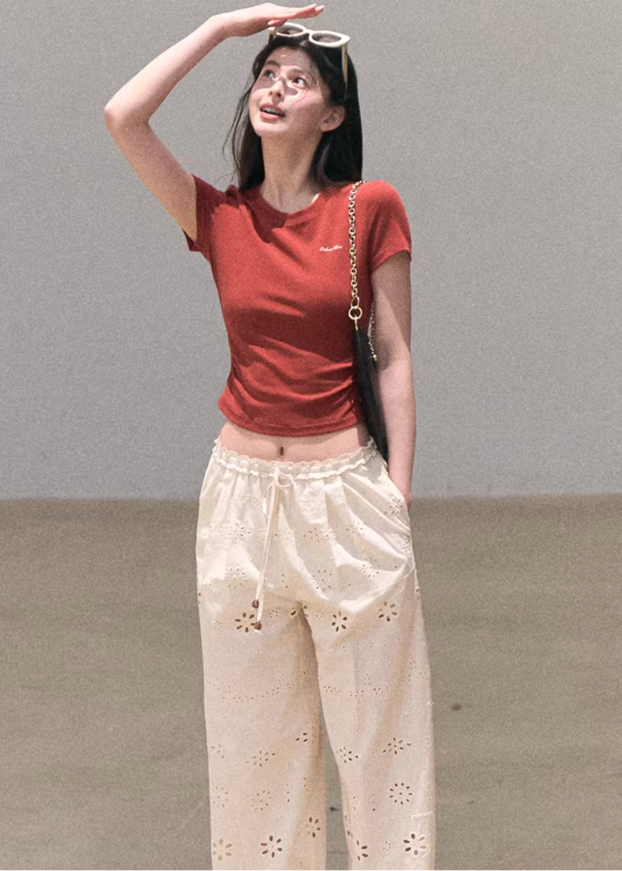 crew neck t shirt women, embroidered logo tee, korean fashion top, spring outfits 2026, casual spring outfits, slim fit t shirt women, minimalist t shirt women, basic essential top, breathable cotton tee, soft aesthetic outfit, modern feminine clothing, parisian style clothing, versatile everyday top, chic casual outfit, clean line t shirt, refined casual wear, simple design top, spring wardrobe essential, fitted t shirt women, effortless style top