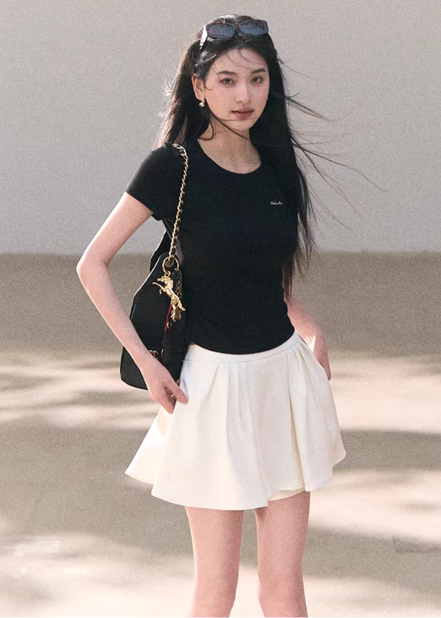 crew neck t shirt women, embroidered logo tee, korean fashion top, spring outfits 2026, casual spring outfits, slim fit t shirt women, minimalist t shirt women, basic essential top, breathable cotton tee, soft aesthetic outfit, modern feminine clothing, parisian style clothing, versatile everyday top, chic casual outfit, clean line t shirt, refined casual wear, simple design top, spring wardrobe essential, fitted t shirt women, effortless style top