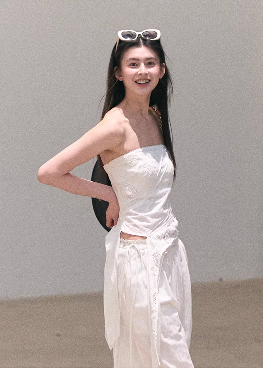 bandeau set women, linen two piece outfit, korean fashion set, spring outfit ideas, casual spring outfits, resort outfit women, wide leg pants set, minimalist summer outfit, breathable fabric set, soft aesthetic outfit, modern feminine clothing, parisian style clothing, versatile two piece outfit, travel outfit women, relaxed fit pants women, chic everyday set, natural fabric outfit, calm luxury fashion, effortless style set, spring wardrobe set
