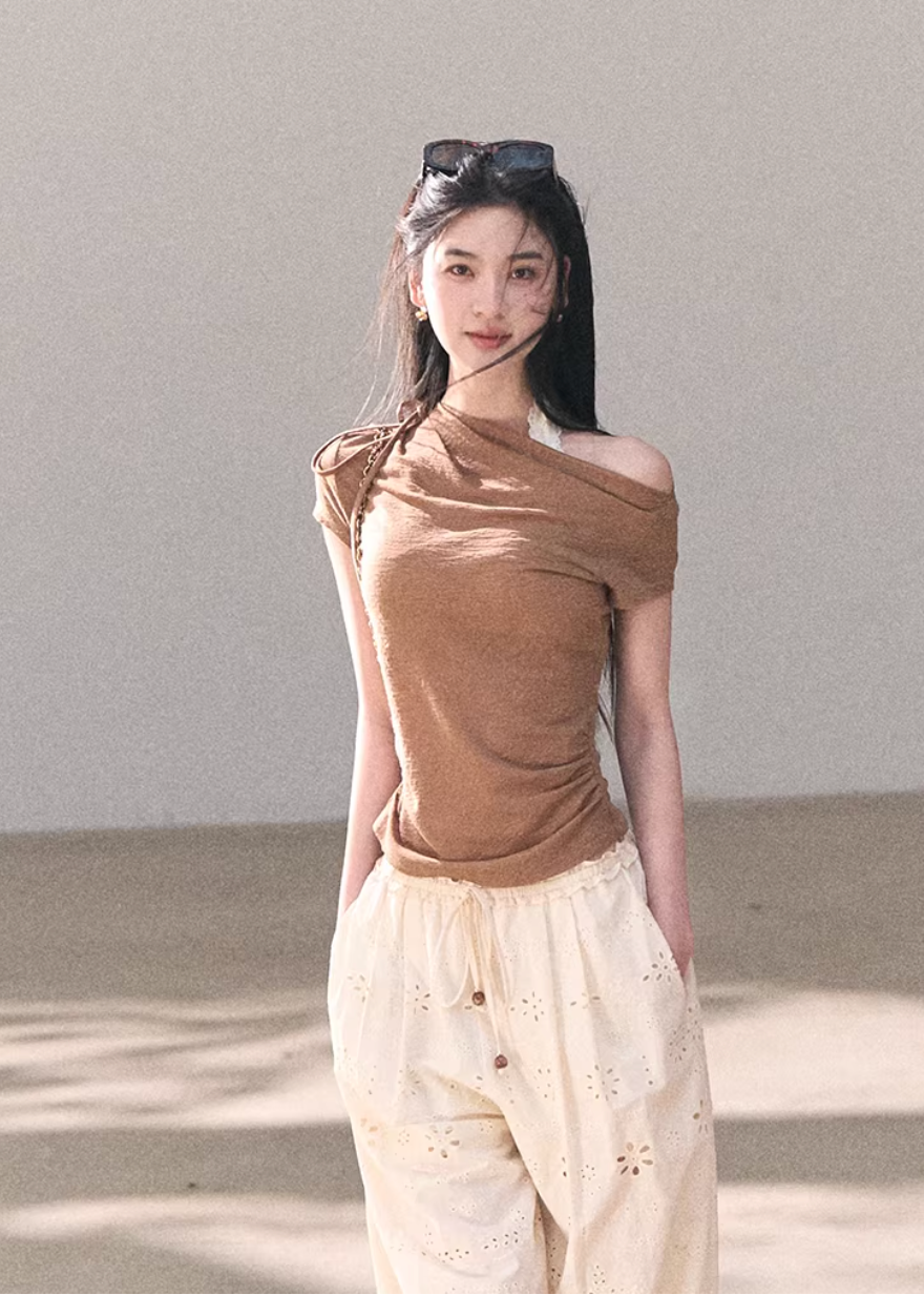 off shoulder knit top women, cut out knit top, lyocell wool top, korean fashion top, spring outfit ideas, casual spring outfits, slim fit knit top, minimalist knitwear women, soft aesthetic outfit, breathable knit top, modern feminine clothing, parisian style clothing, versatile everyday top, chic casual outfit, calm luxury fashion, lightweight knitwear, refined casual wear, fitted knit blouse, effortless style top, spring wardrobe essential