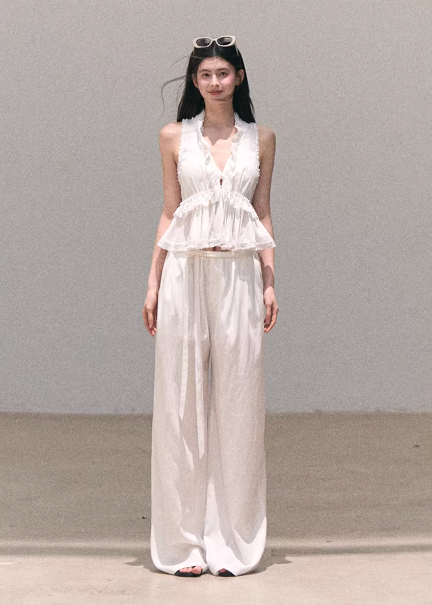 wide leg slacks women, linen blend pants, korean fashion pants, spring outfit ideas, casual spring outfits, relaxed fit trousers women, minimalist wide leg pants, breathable fabric pants, soft aesthetic outfit, modern feminine clothing, parisian style clothing, versatile casual pants, chic everyday outfit, calm luxury fashion, lightweight summer pants, effortless style trousers, natural fabric pants, spring wardrobe bottoms, comfortable wide leg pants, resort style pants