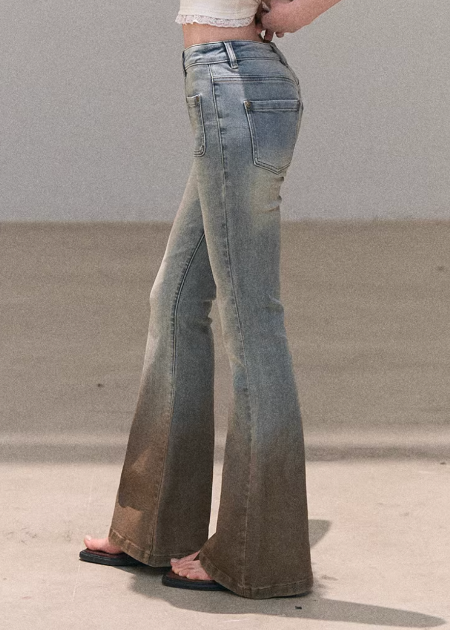 flared jeans women, vintage wash denim, korean fashion denim, spring outfits 2026, casual spring outfits, flare jeans outfit, slim fit flare jeans, minimalist denim style, soft aesthetic outfit, breathable cotton jeans, modern feminine clothing, parisian style clothing, versatile denim pants, chic everyday outfit, calm luxury fashion, relaxed fit denim, light wash jeans women, effortless style jeans, spring wardrobe denim, flattering denim jeans