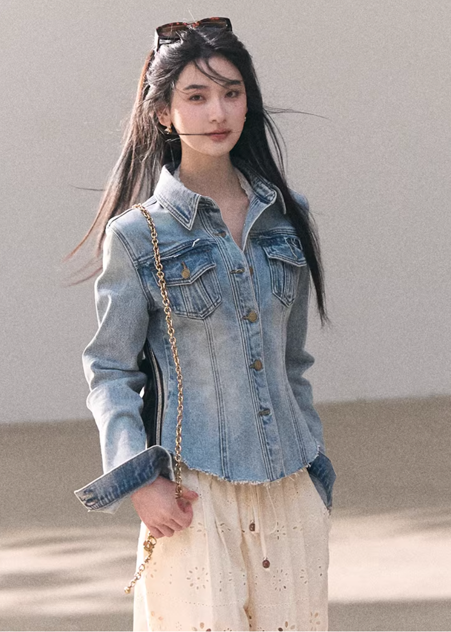 denim jacket women, short denim coat, korean fashion outerwear, spring outfits 2026, casual spring outfits, washed denim jacket, lightweight spring jacket, minimalist denim style, soft aesthetic outfit, modern feminine clothing, parisian style clothing, versatile layering jacket, chic everyday outfit, calm luxury fashion, commuter style jacket, relaxed fit denim jacket, effortless style outerwear, natural tone denim, spring wardrobe jacket, essential layering piece