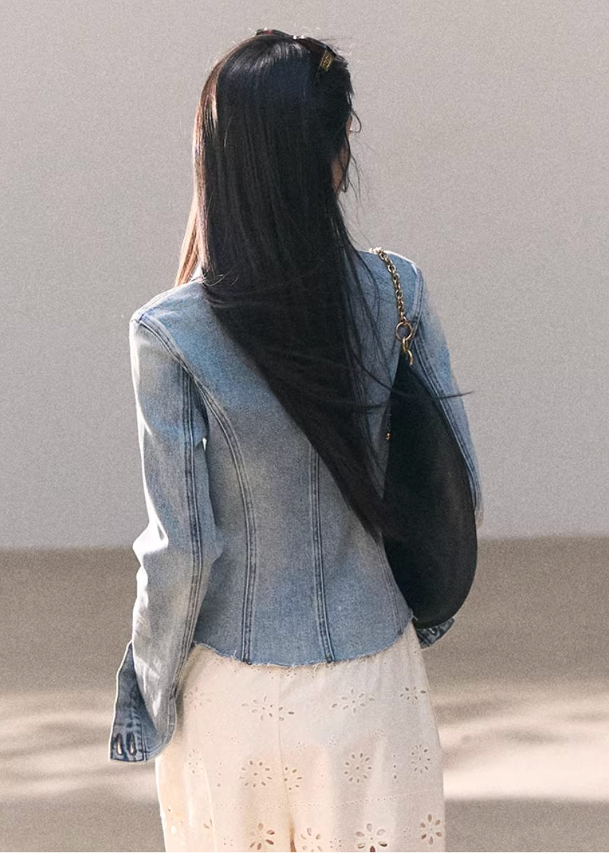 denim jacket women, short denim coat, korean fashion outerwear, spring outfits 2026, casual spring outfits, washed denim jacket, lightweight spring jacket, minimalist denim style, soft aesthetic outfit, modern feminine clothing, parisian style clothing, versatile layering jacket, chic everyday outfit, calm luxury fashion, commuter style jacket, relaxed fit denim jacket, effortless style outerwear, natural tone denim, spring wardrobe jacket, essential layering piece