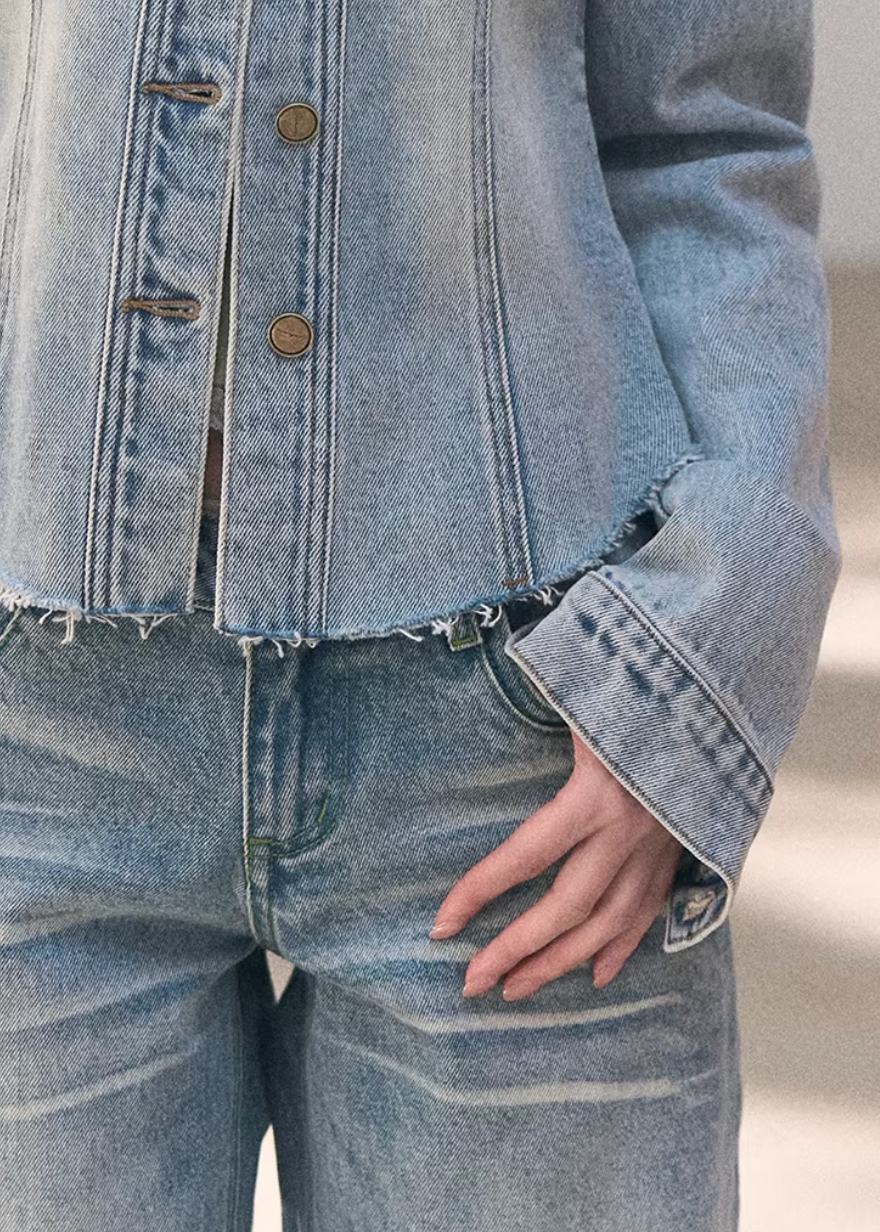 denim jacket women, short denim coat, korean fashion outerwear, spring outfits 2026, casual spring outfits, washed denim jacket, lightweight spring jacket, minimalist denim style, soft aesthetic outfit, modern feminine clothing, parisian style clothing, versatile layering jacket, chic everyday outfit, calm luxury fashion, commuter style jacket, relaxed fit denim jacket, effortless style outerwear, natural tone denim, spring wardrobe jacket, essential layering piece