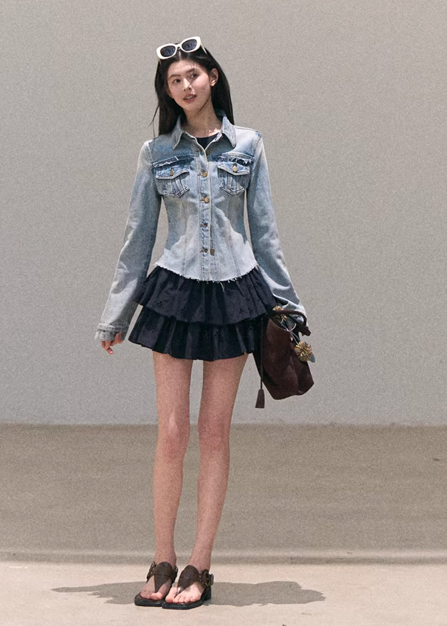 denim jacket women, short denim coat, korean fashion outerwear, spring outfits 2026, casual spring outfits, washed denim jacket, lightweight spring jacket, minimalist denim style, soft aesthetic outfit, modern feminine clothing, parisian style clothing, versatile layering jacket, chic everyday outfit, calm luxury fashion, commuter style jacket, relaxed fit denim jacket, effortless style outerwear, natural tone denim, spring wardrobe jacket, essential layering piece