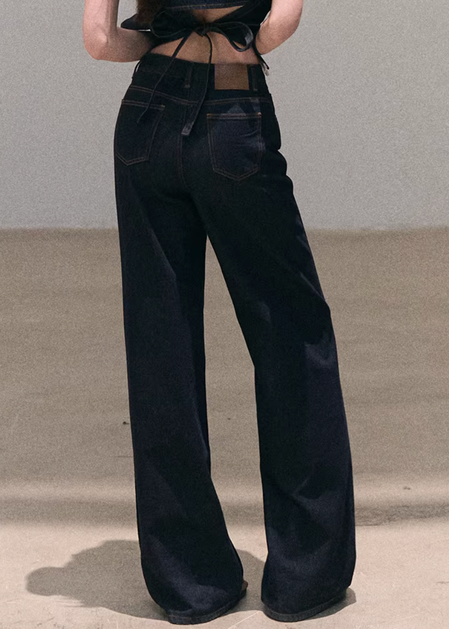 straight jeans women, loose fit denim, korean fashion denim, spring outfits 2026, casual spring outfits, relaxed straight jeans, minimalist denim style, soft aesthetic outfit, breathable cotton jeans, modern feminine clothing, parisian style clothing, versatile casual pants, chic everyday outfit, calm luxury fashion, light wash jeans women, effortless style jeans, spring wardrobe denim, comfortable wide jeans, natural tone denim, everyday essential jeans