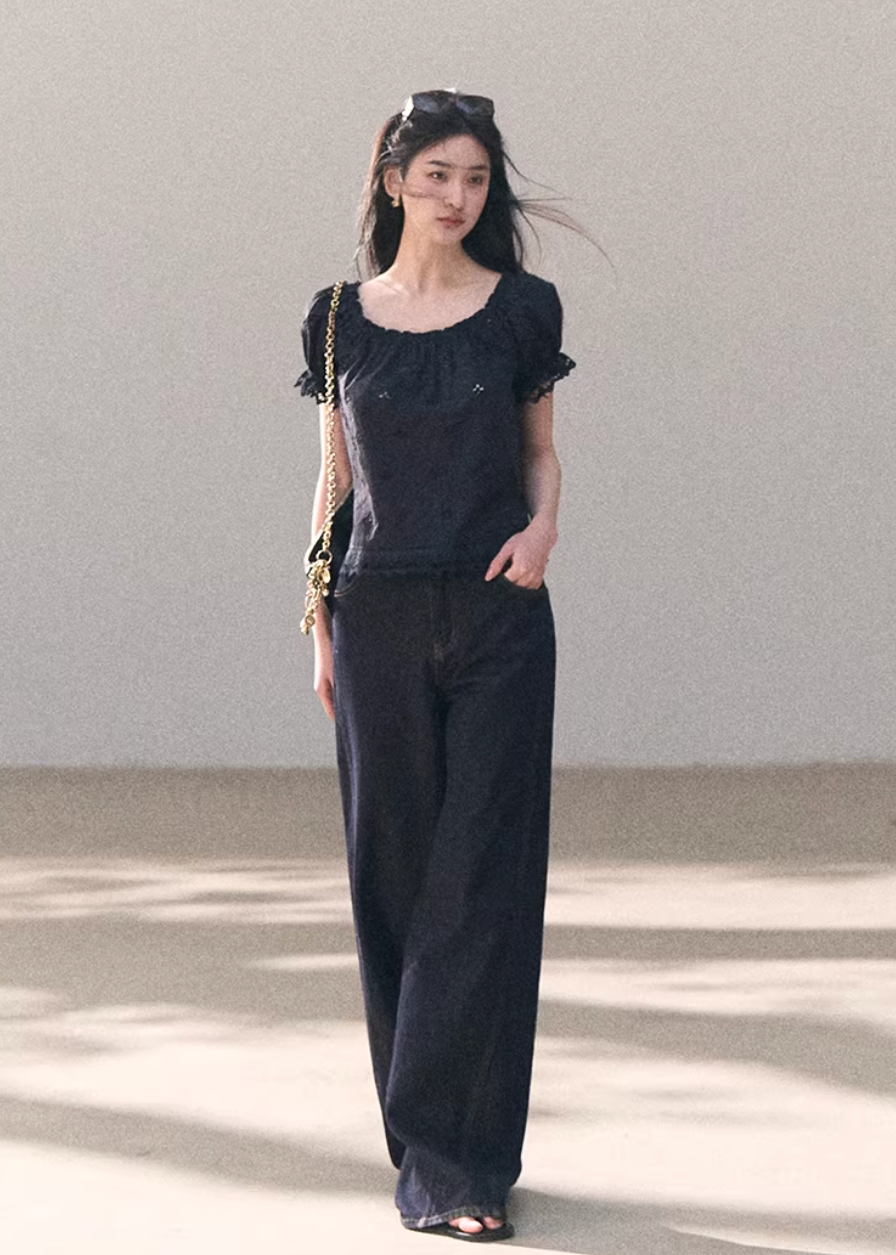 straight jeans women, loose fit denim, korean fashion denim, spring outfits 2026, casual spring outfits, relaxed straight jeans, minimalist denim style, soft aesthetic outfit, breathable cotton jeans, modern feminine clothing, parisian style clothing, versatile casual pants, chic everyday outfit, calm luxury fashion, light wash jeans women, effortless style jeans, spring wardrobe denim, comfortable wide jeans, natural tone denim, everyday essential jeans