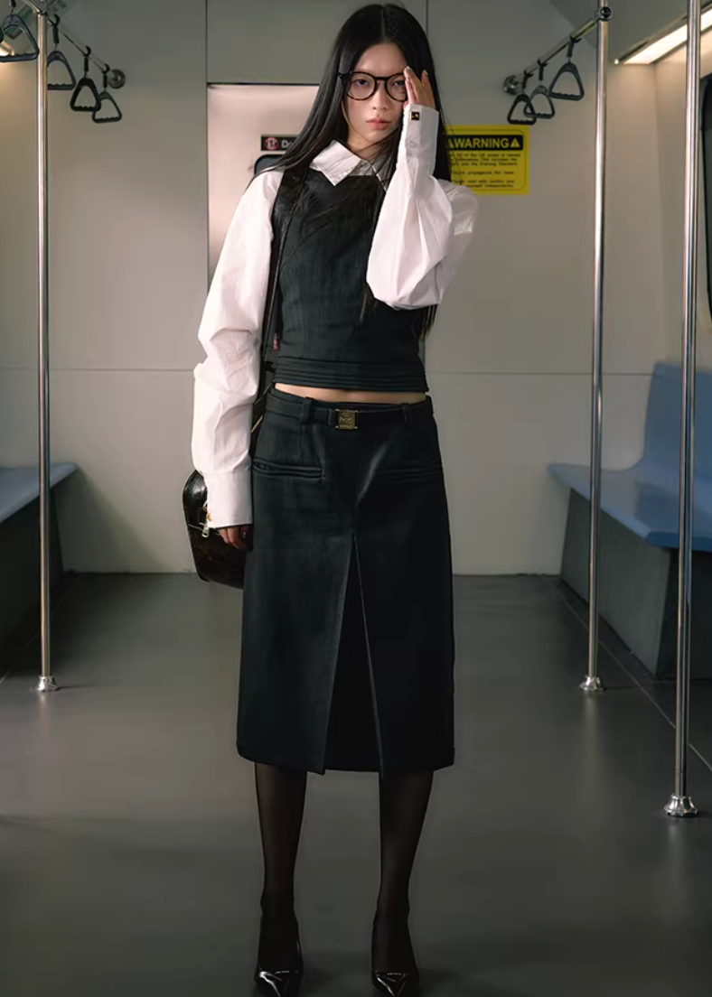 three piece suit women, vest suit set women, korean fashion suit, summer work outfits women, work outfits women office, wide leg trousers set, tailored vest women, aesthetic fashion outfit, modern feminine clothing, parisian style clothing, chic office outfit, versatile suit set, structured outfit women, casual office outfit, minimal style suit, elegant work outfit, refined casual wear, commuter outfit women, clean silhouette suit, professional outfit women
