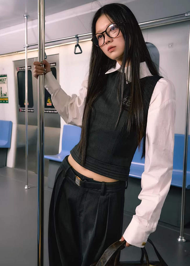 three piece suit women, vest suit set women, korean fashion suit, summer work outfits women, work outfits women office, wide leg trousers set, tailored vest women, aesthetic fashion outfit, modern feminine clothing, parisian style clothing, chic office outfit, versatile suit set, structured outfit women, casual office outfit, minimal style suit, elegant work outfit, refined casual wear, commuter outfit women, clean silhouette suit, professional outfit women