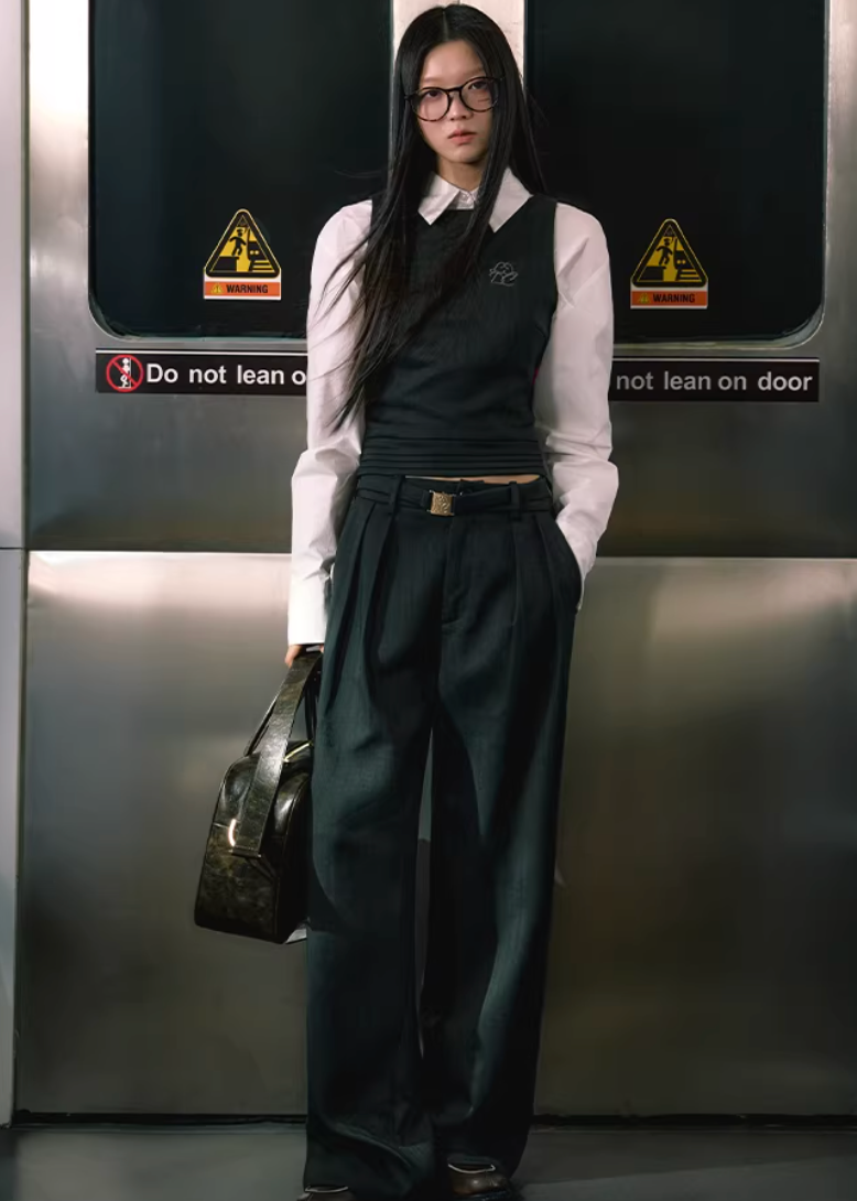 three piece suit women, vest suit set women, korean fashion suit, summer work outfits women, work outfits women office, wide leg trousers set, tailored vest women, aesthetic fashion outfit, modern feminine clothing, parisian style clothing, chic office outfit, versatile suit set, structured outfit women, casual office outfit, minimal style suit, elegant work outfit, refined casual wear, commuter outfit women, clean silhouette suit, professional outfit women