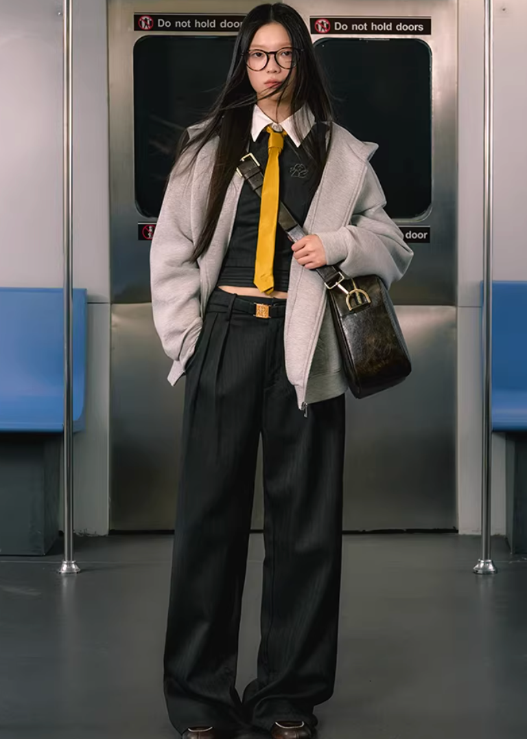 three piece suit women, vest suit set women, korean fashion suit, summer work outfits women, work outfits women office, wide leg trousers set, tailored vest women, aesthetic fashion outfit, modern feminine clothing, parisian style clothing, chic office outfit, versatile suit set, structured outfit women, casual office outfit, minimal style suit, elegant work outfit, refined casual wear, commuter outfit women, clean silhouette suit, professional outfit women
