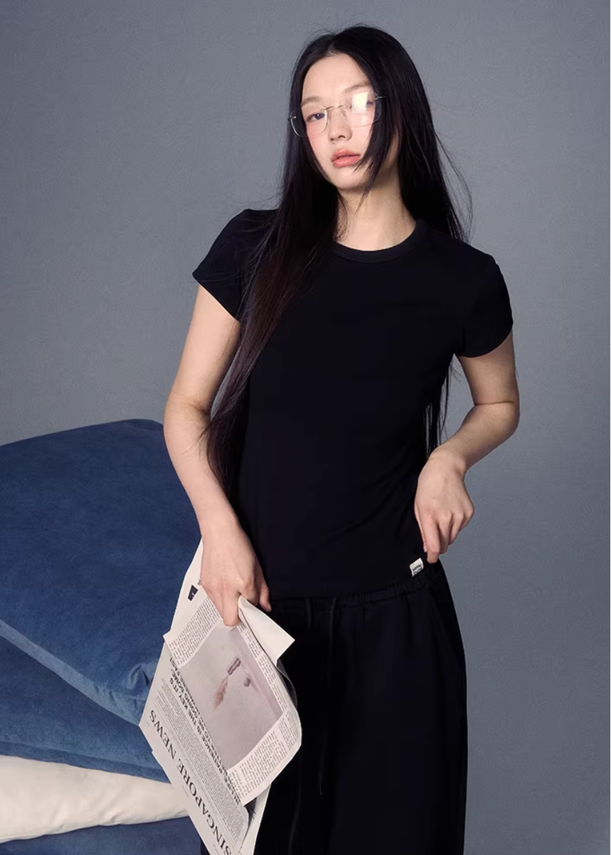 basic t shirt women, crew neck t shirt women, korean fashion top, summer outfits casual, summer outfit ideas, minimalist t shirt women, slim fit t shirt women, breathable cotton tee, soft aesthetic outfit, modern feminine clothing, parisian style clothing, versatile everyday top, chic casual outfit, simple basic top, lightweight summer top, effortless style tee, refined casual wear, spring wardrobe essential, fitted tee women, everyday essential top