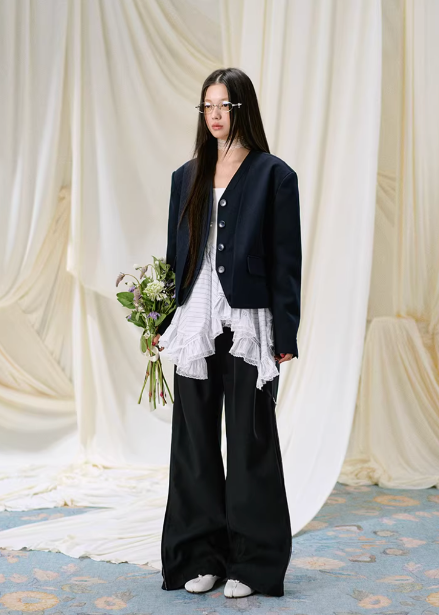 bootcut trousers women, wide leg pants women, korean fashion pants, summer work outfits, work outfits women office, casual work outfit women, aesthetic fashion outfit, modern feminine clothing, parisian style clothing, versatile trousers women, chic everyday outfit, lightweight pants women, minimal style trousers, elegant work outfit, refined casual wear, commuter outfit women, soft drape pants, stylish office outfit, spring wardrobe pants, effortless style trousers