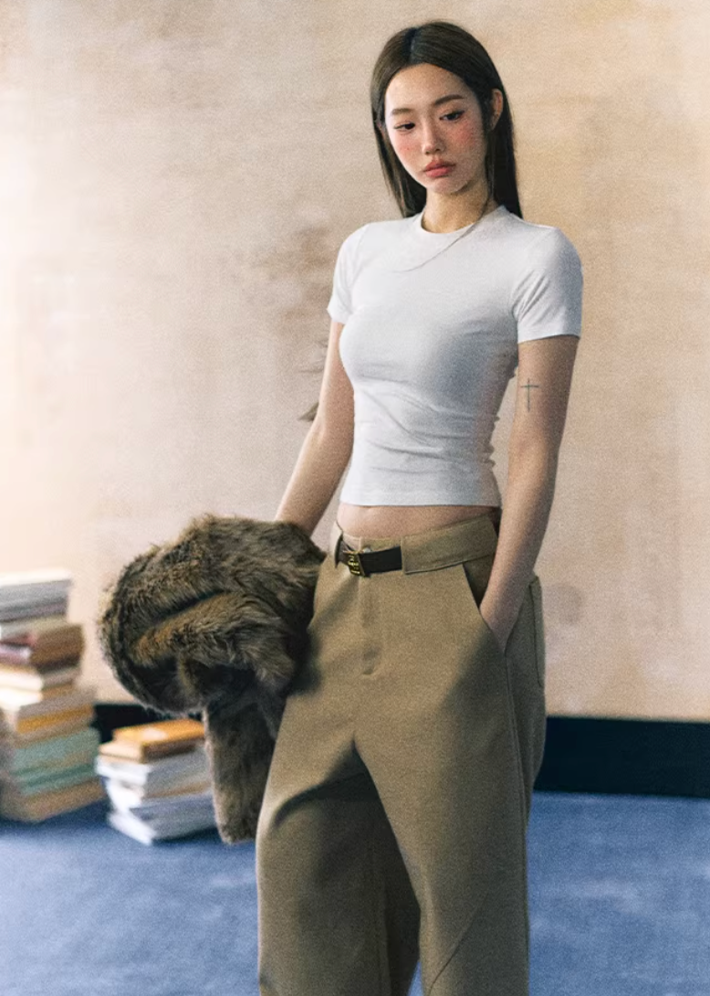 basic t shirt women, slim fit t shirt women, korean fashion top, summer outfits casual, summer outfit ideas, minimalist t shirt women, crew neck tee women, breathable cotton top, soft aesthetic outfit, modern feminine clothing, parisian style clothing, versatile everyday top, chic casual outfit, simple basic top, lightweight summer top, effortless style tee, refined casual wear, spring wardrobe essential, fitted tee women, everyday essential top