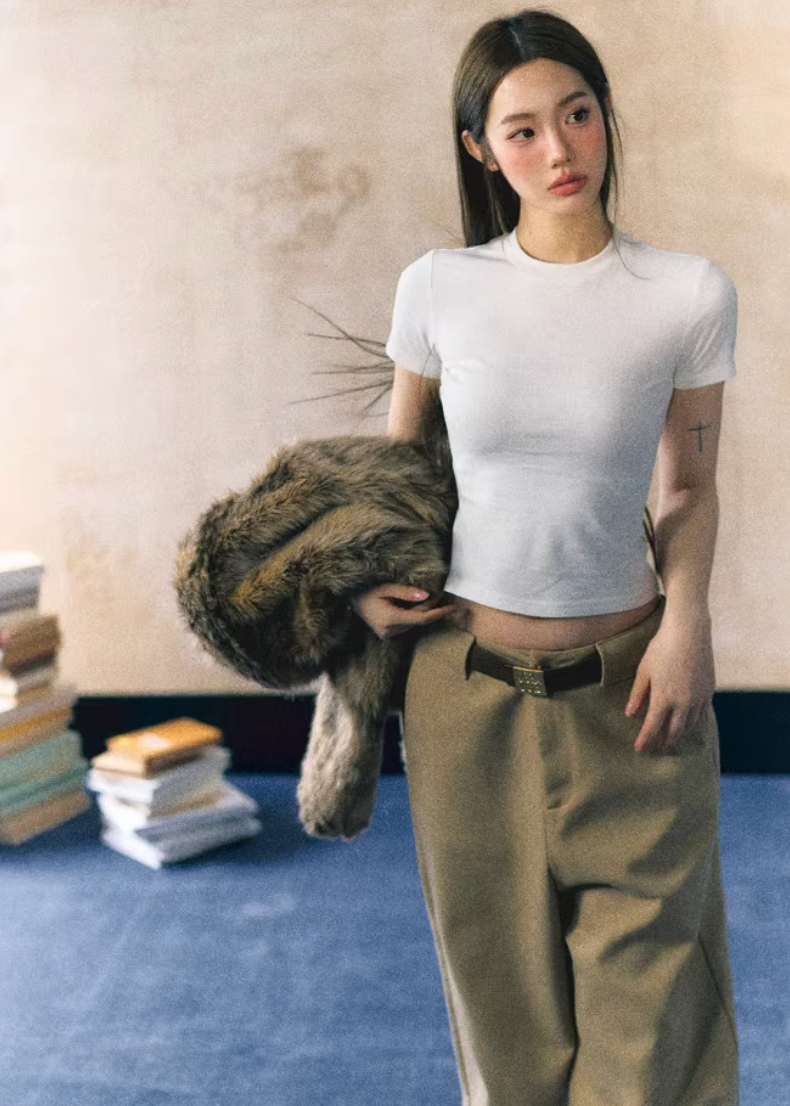 basic t shirt women, slim fit t shirt women, korean fashion top, summer outfits casual, summer outfit ideas, minimalist t shirt women, crew neck tee women, breathable cotton top, soft aesthetic outfit, modern feminine clothing, parisian style clothing, versatile everyday top, chic casual outfit, simple basic top, lightweight summer top, effortless style tee, refined casual wear, spring wardrobe essential, fitted tee women, everyday essential top