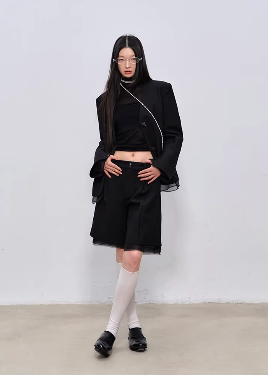 blazer shorts set women, two piece suit women, korean fashion set, summer work outfits women, work outfits women office, casual work outfit women, tailored blazer set, aesthetic fashion outfit, modern feminine clothing, parisian style clothing, chic office outfit, versatile two piece outfit, professional outfit women, minimal style suit, elegant work outfit, refined casual wear, commuter outfit women, lightweight summer suit, stylish office outfit, everyday work set