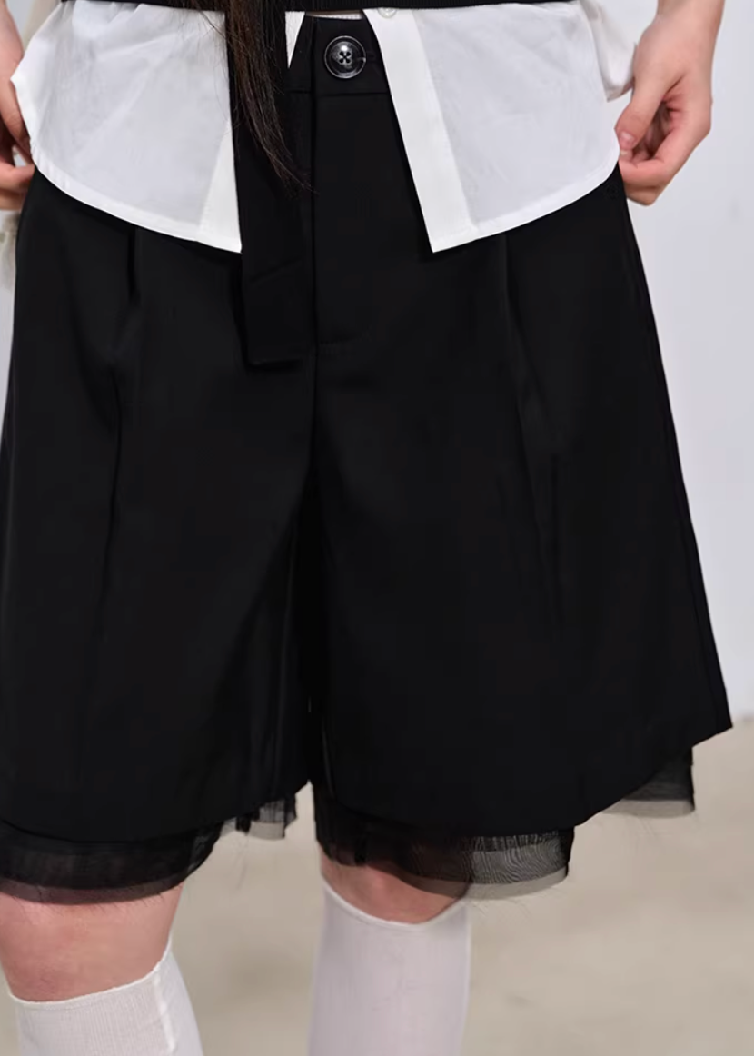 blazer shorts set women, two piece suit women, korean fashion set, summer work outfits women, work outfits women office, casual work outfit women, tailored blazer set, aesthetic fashion outfit, modern feminine clothing, parisian style clothing, chic office outfit, versatile two piece outfit, professional outfit women, minimal style suit, elegant work outfit, refined casual wear, commuter outfit women, lightweight summer suit, stylish office outfit, everyday work set