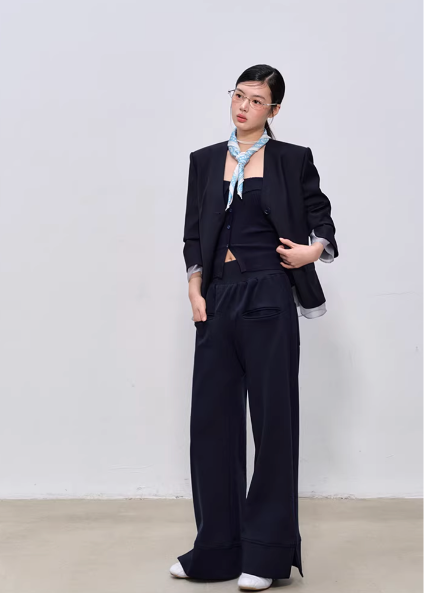 blazer shorts set women, two piece suit women, korean fashion set, summer work outfits women, work outfits women office, casual work outfit women, tailored blazer set, aesthetic fashion outfit, modern feminine clothing, parisian style clothing, chic office outfit, versatile two piece outfit, professional outfit women, minimal style suit, elegant work outfit, refined casual wear, commuter outfit women, lightweight summer suit, stylish office outfit, everyday work set