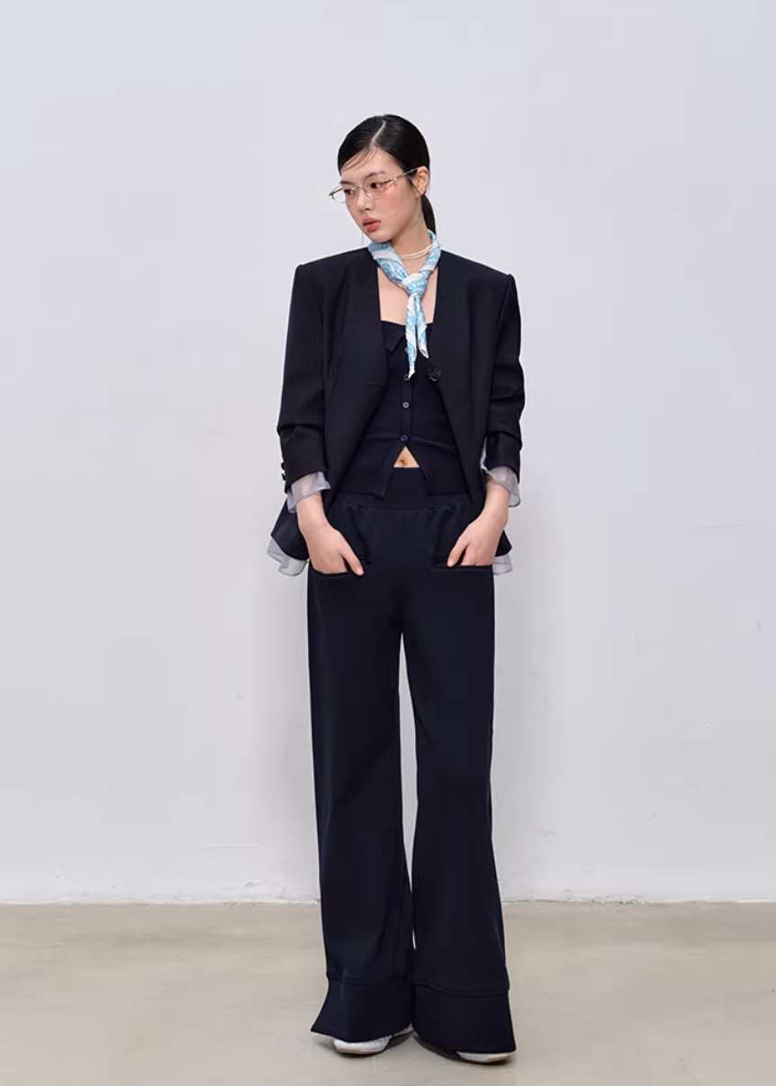 blazer shorts set women, two piece suit women, korean fashion set, summer work outfits women, work outfits women office, casual work outfit women, tailored blazer set, aesthetic fashion outfit, modern feminine clothing, parisian style clothing, chic office outfit, versatile two piece outfit, professional outfit women, minimal style suit, elegant work outfit, refined casual wear, commuter outfit women, lightweight summer suit, stylish office outfit, everyday work set
