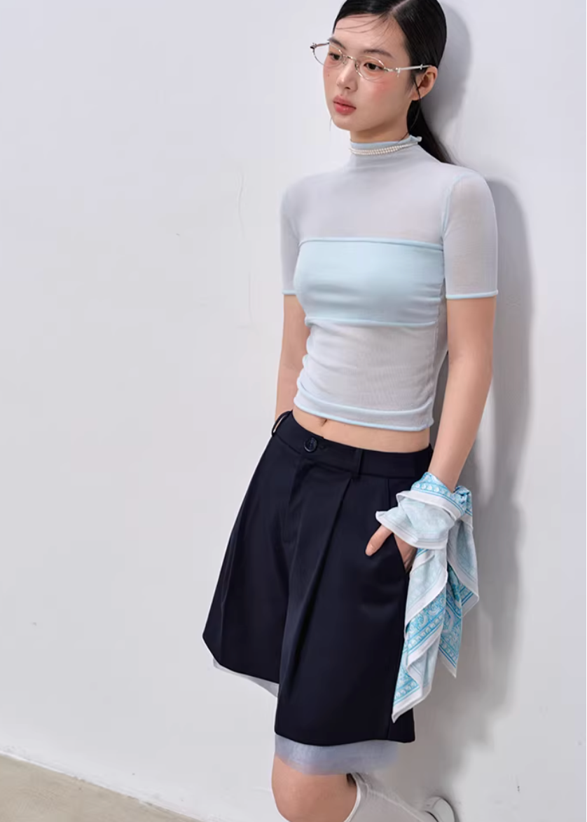 blazer shorts set women, two piece suit women, korean fashion set, summer work outfits women, work outfits women office, casual work outfit women, tailored blazer set, aesthetic fashion outfit, modern feminine clothing, parisian style clothing, chic office outfit, versatile two piece outfit, professional outfit women, minimal style suit, elegant work outfit, refined casual wear, commuter outfit women, lightweight summer suit, stylish office outfit, everyday work set
