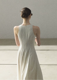 linen dress women, sleeveless summer dress, korean fashion dress, minimal outfit women, effortless outfit ideas, casual summer outfits, breathable linen dress, modern feminine clothing, parisian style clothing, versatile summer dress, chic everyday outfit, calm luxury fashion, lightweight dress women, elegant casual dress, refined minimal dress, summer wardrobe dress, feminine silhouette dress, natural fabric dress, clean line dress, simple elegant dress

