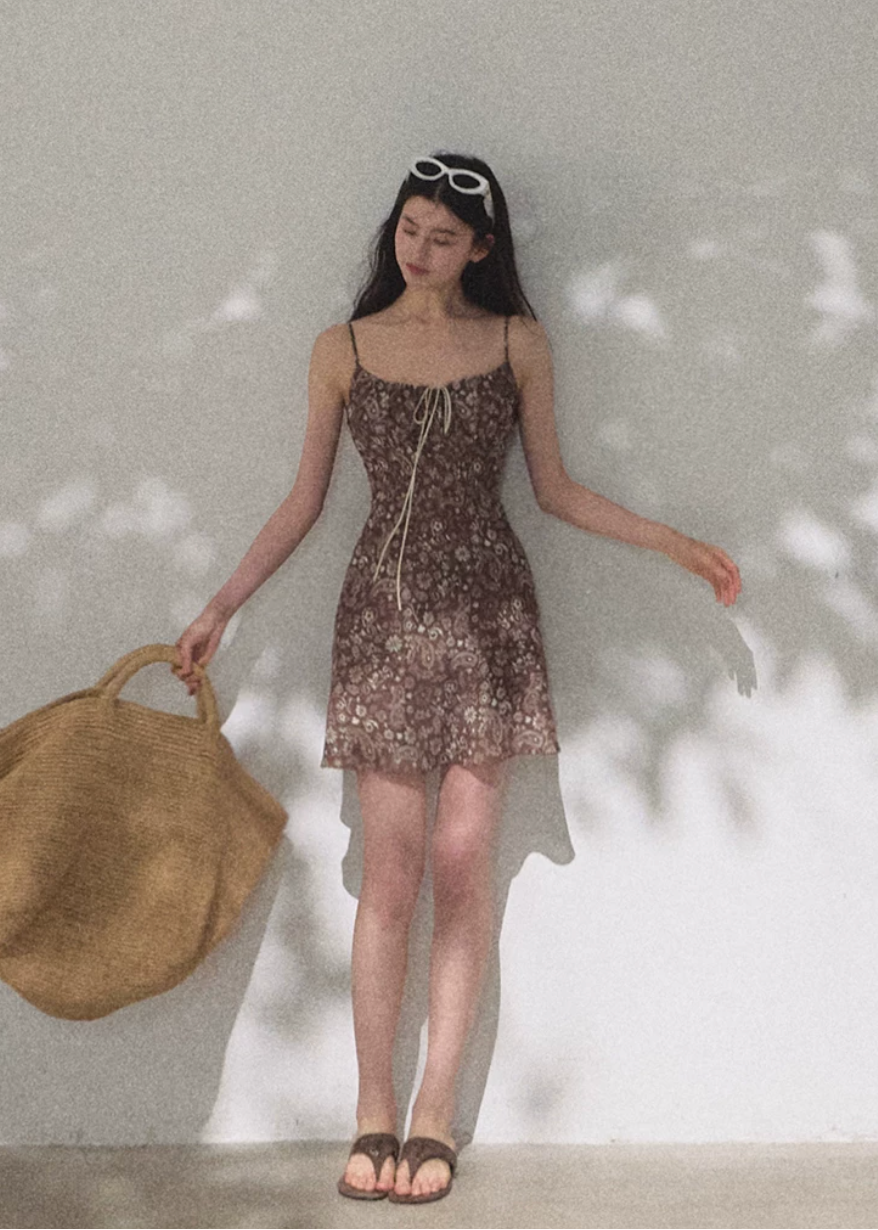 floral camisole dress women, summer slip dress, korean fashion dress, resort outfit women, minimal outfit women, effortless outfit ideas, casual summer outfits, lightweight summer dress, modern feminine clothing, parisian style clothing, versatile summer dress, chic everyday outfit, calm luxury fashion, breathable dress women, elegant casual dress, refined minimal dress, summer wardrobe dress, feminine silhouette dress, vacation dress women, natural style dress

