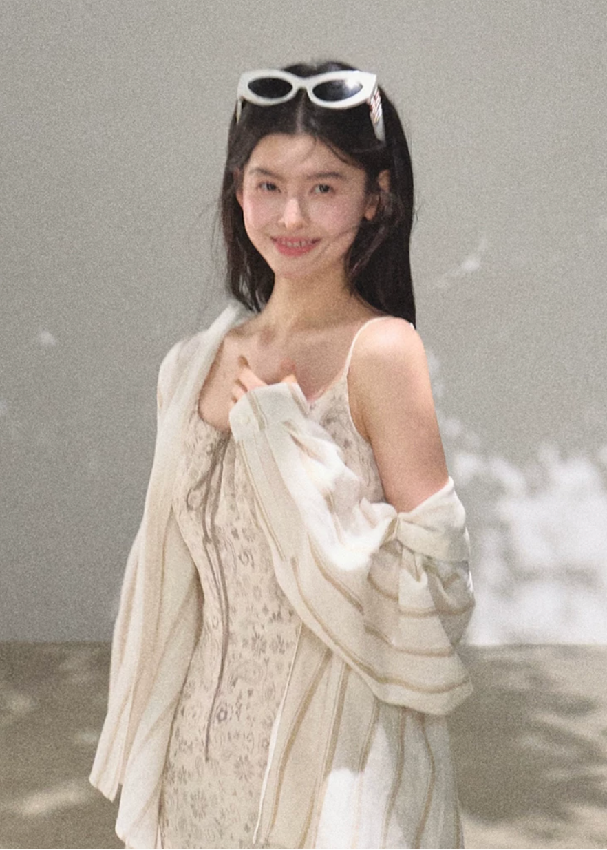 floral camisole dress women, summer slip dress, korean fashion dress, resort outfit women, minimal outfit women, effortless outfit ideas, casual summer outfits, lightweight summer dress, modern feminine clothing, parisian style clothing, versatile summer dress, chic everyday outfit, calm luxury fashion, breathable dress women, elegant casual dress, refined minimal dress, summer wardrobe dress, feminine silhouette dress, vacation dress women, natural style dress

