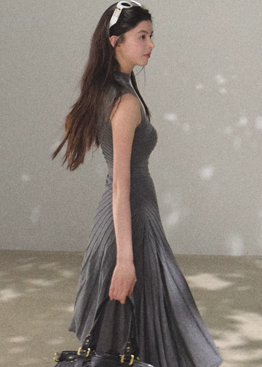 wool dress women, sleeveless midi dress, korean fashion dress, minimal outfit women, effortless outfit ideas, casual elegant dress, modern feminine clothing, parisian style clothing, refined minimal dress, versatile everyday dress, chic daily outfit, calm luxury fashion, lightweight wool dress, clean silhouette dress, timeless fashion dress, elegant work outfit, feminine silhouette dress, simple structured dress, soft drape dress, spring wardrobe dress

