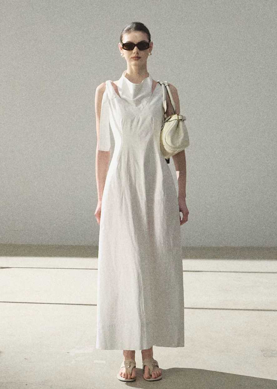 halter dress women, cotton summer dress, korean fashion dress, minimal outfit women, effortless outfit ideas, casual summer outfits, sleeveless midi dress, modern feminine clothing, parisian style clothing, versatile summer dress, chic everyday outfit, calm luxury fashion, breathable cotton dress, relaxed fit dress women, natural fabric dress, simple elegant dress, clean silhouette dress, summer wardrobe dress, everyday casual dress, minimalist fashion dress

