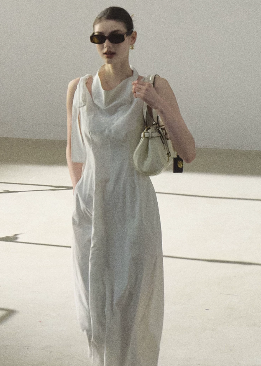 halter dress women, cotton summer dress, korean fashion dress, minimal outfit women, effortless outfit ideas, casual summer outfits, sleeveless midi dress, modern feminine clothing, parisian style clothing, versatile summer dress, chic everyday outfit, calm luxury fashion, breathable cotton dress, relaxed fit dress women, natural fabric dress, simple elegant dress, clean silhouette dress, summer wardrobe dress, everyday casual dress, minimalist fashion dress

