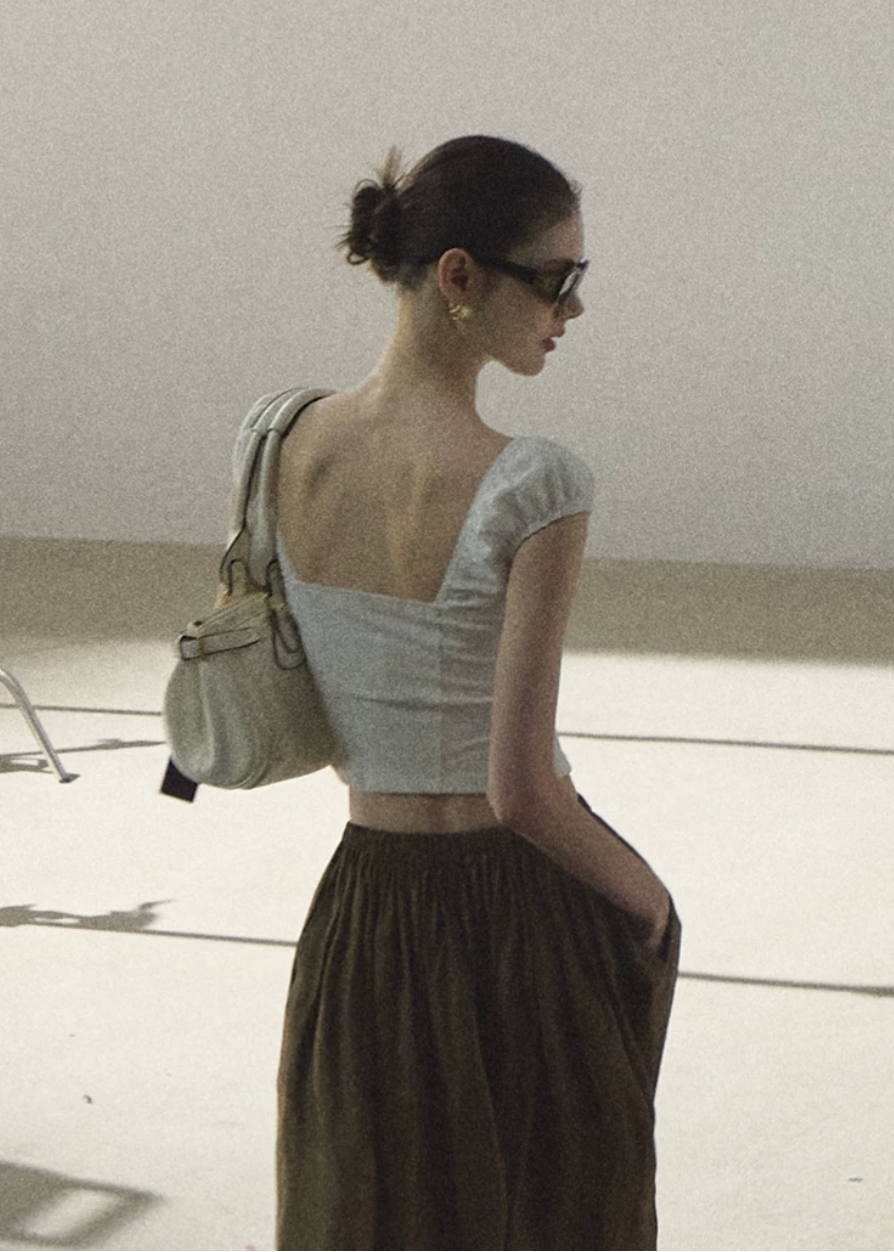 puff sleeve top women, slim fit t shirt women, korean fashion top, minimal outfit women, effortless outfit ideas, casual summer outfits, short sleeve blouse women, modern feminine clothing, parisian style clothing, versatile everyday top, chic casual outfit, calm luxury fashion, breathable summer top, fitted tee women, simple basic top, clean silhouette top, everyday essential top, refined casual wear, lightweight summer top, minimalist fashion top

