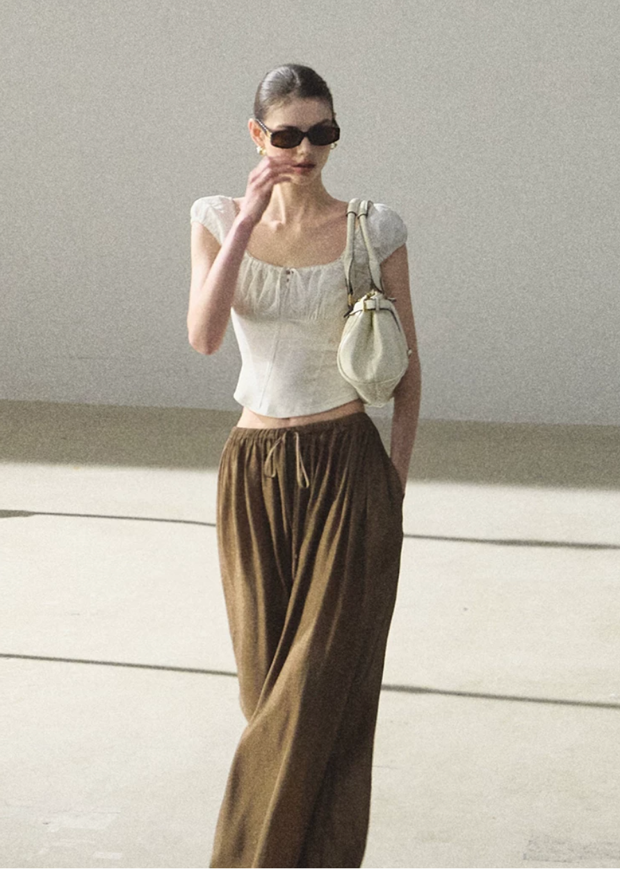 puff sleeve top women, slim fit t shirt women, korean fashion top, minimal outfit women, effortless outfit ideas, casual summer outfits, short sleeve blouse women, modern feminine clothing, parisian style clothing, versatile everyday top, chic casual outfit, calm luxury fashion, breathable summer top, fitted tee women, simple basic top, clean silhouette top, everyday essential top, refined casual wear, lightweight summer top, minimalist fashion top

