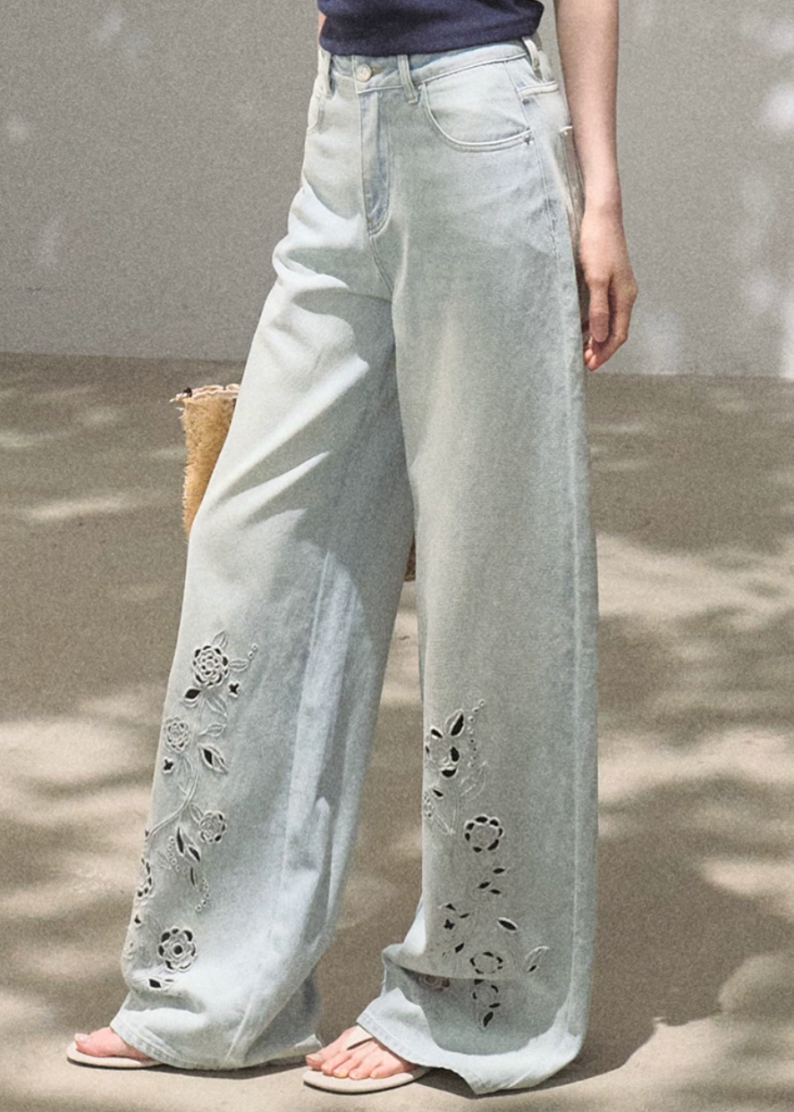 wide leg jeans women, embroidered denim pants, korean fashion jeans, minimal outfit women, effortless outfit ideas, casual everyday outfit, lightweight denim jeans, modern feminine clothing, parisian style clothing, versatile wide pants, chic casual outfit, calm luxury fashion, breathable denim pants, relaxed fit jeans women, natural style outfit, simple everyday pants, floral embroidery jeans, casual chic denim, soft aesthetic outfit, summer denim outfit

