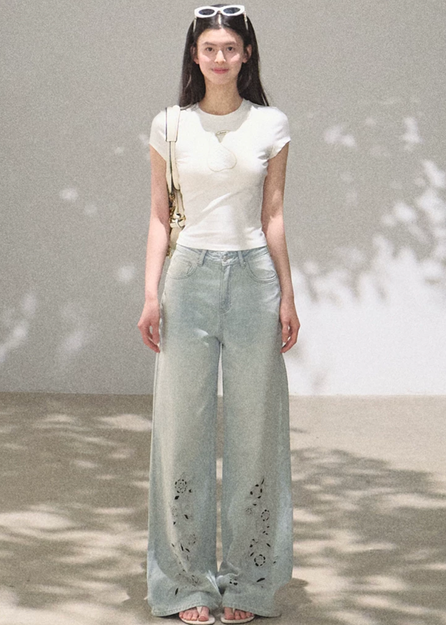 wide leg jeans women, embroidered denim pants, korean fashion jeans, minimal outfit women, effortless outfit ideas, casual everyday outfit, lightweight denim jeans, modern feminine clothing, parisian style clothing, versatile wide pants, chic casual outfit, calm luxury fashion, breathable denim pants, relaxed fit jeans women, natural style outfit, simple everyday pants, floral embroidery jeans, casual chic denim, soft aesthetic outfit, summer denim outfit

