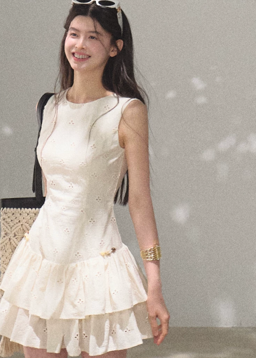 embroidered mini dress women, sleeveless summer dress, korean fashion dress, resort outfit women, minimal outfit women, effortless outfit ideas, casual summer outfits, lightweight summer dress, modern feminine clothing, parisian style clothing, versatile summer dress, chic everyday outfit, calm luxury fashion, breathable dress women, elegant casual dress, refined minimal dress, summer wardrobe dress, feminine silhouette dress, vacation dress women, natural style dress

