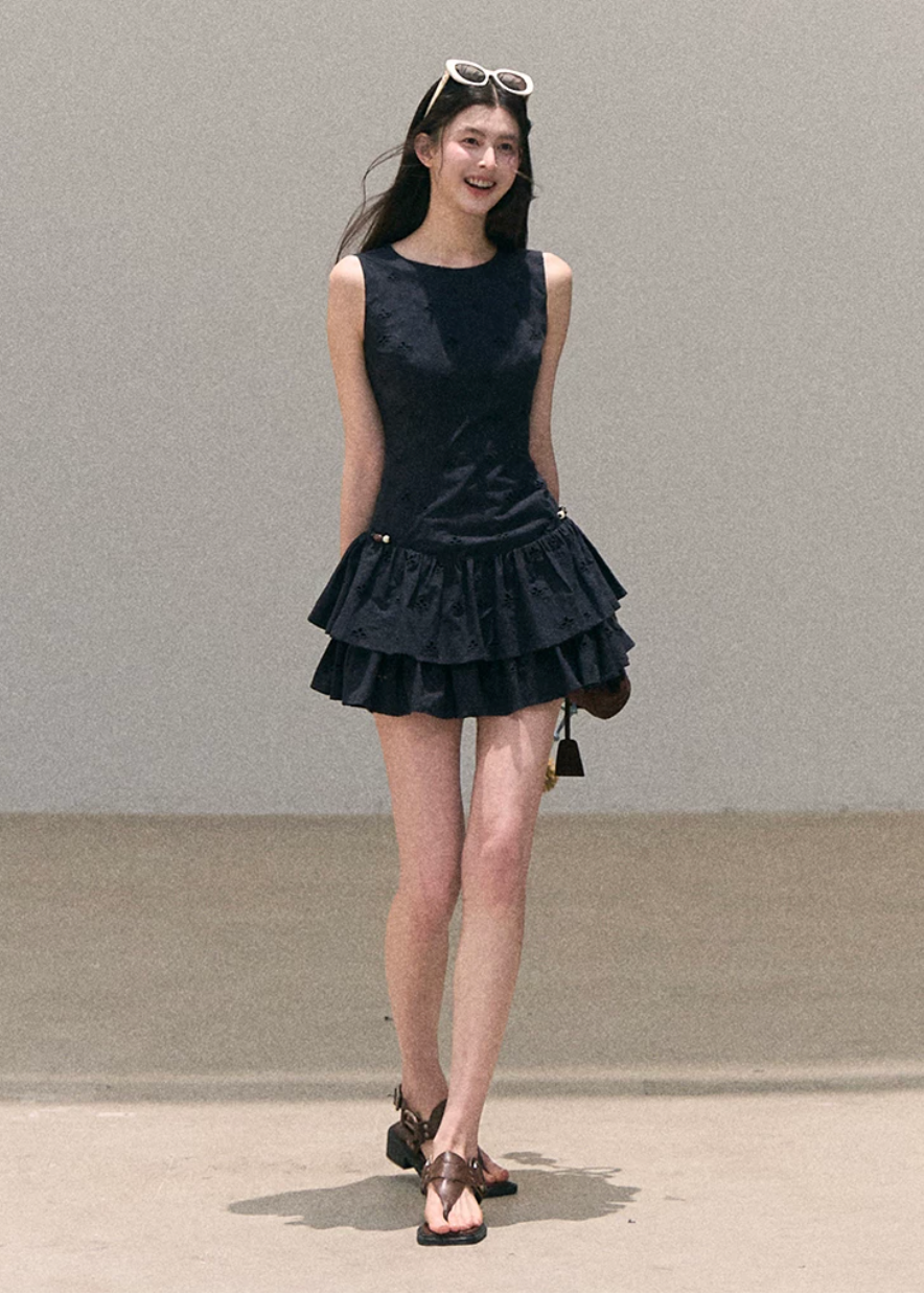 embroidered mini dress women, sleeveless summer dress, korean fashion dress, resort outfit women, minimal outfit women, effortless outfit ideas, casual summer outfits, lightweight summer dress, modern feminine clothing, parisian style clothing, versatile summer dress, chic everyday outfit, calm luxury fashion, breathable dress women, elegant casual dress, refined minimal dress, summer wardrobe dress, feminine silhouette dress, vacation dress women, natural style dress

