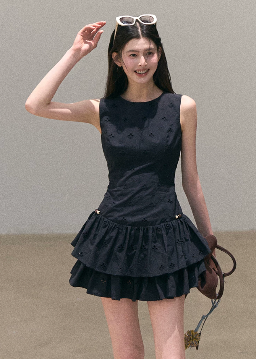 embroidered mini dress women, sleeveless summer dress, korean fashion dress, resort outfit women, minimal outfit women, effortless outfit ideas, casual summer outfits, lightweight summer dress, modern feminine clothing, parisian style clothing, versatile summer dress, chic everyday outfit, calm luxury fashion, breathable dress women, elegant casual dress, refined minimal dress, summer wardrobe dress, feminine silhouette dress, vacation dress women, natural style dress

