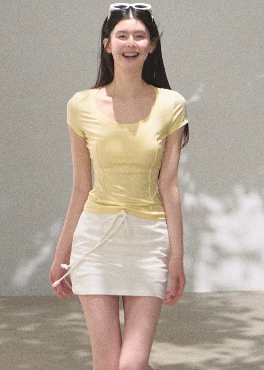 basic t shirt women, u neck t shirt women, korean fashion top, minimal outfit women, effortless outfit ideas, casual everyday outfit, slim fit t shirt women, breathable cotton top, modern feminine clothing, parisian style clothing, versatile everyday top, chic casual outfit, calm luxury fashion, lightweight summer top, simple basic top, refined casual wear, fitted tee women, everyday essential top, clean silhouette top, minimal style clothing

