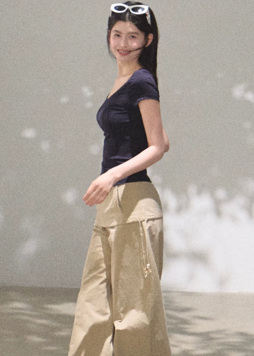 basic t shirt women, u neck t shirt women, korean fashion top, minimal outfit women, effortless outfit ideas, casual everyday outfit, slim fit t shirt women, breathable cotton top, modern feminine clothing, parisian style clothing, versatile everyday top, chic casual outfit, calm luxury fashion, lightweight summer top, simple basic top, refined casual wear, fitted tee women, everyday essential top, clean silhouette top, minimal style clothing

