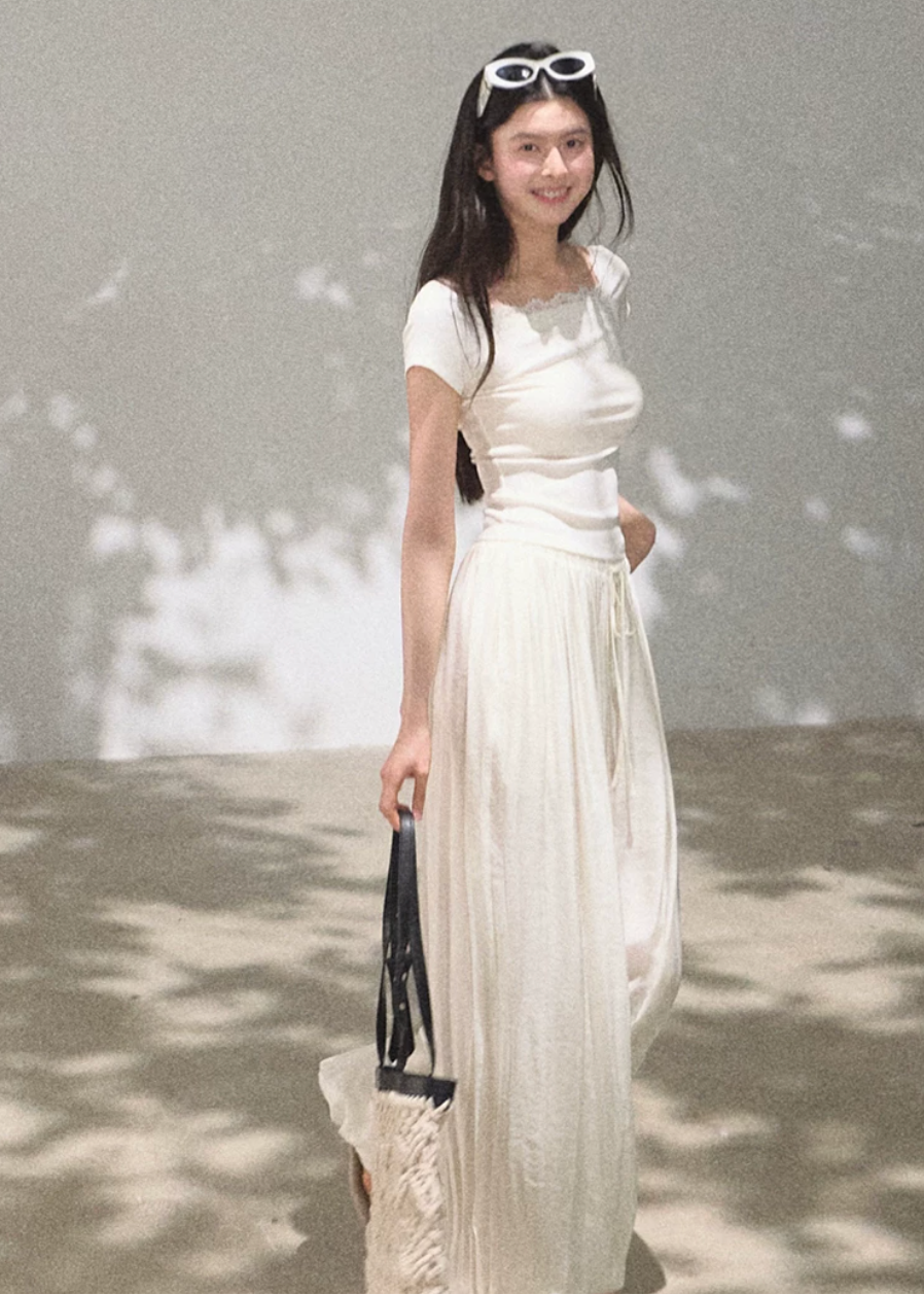 silk pants women, wide leg trousers women, korean fashion pants, minimal outfit women, effortless outfit ideas, casual summer outfits, mulberry silk pants, modern feminine clothing, parisian style clothing, versatile wide pants, chic everyday outfit, calm luxury fashion, breathable summer pants, relaxed fit trousers women, natural fabric clothing, elegant casual pants, summer wardrobe bottoms, lightweight silk trousers, clean silhouette pants, simple elegant outfit
