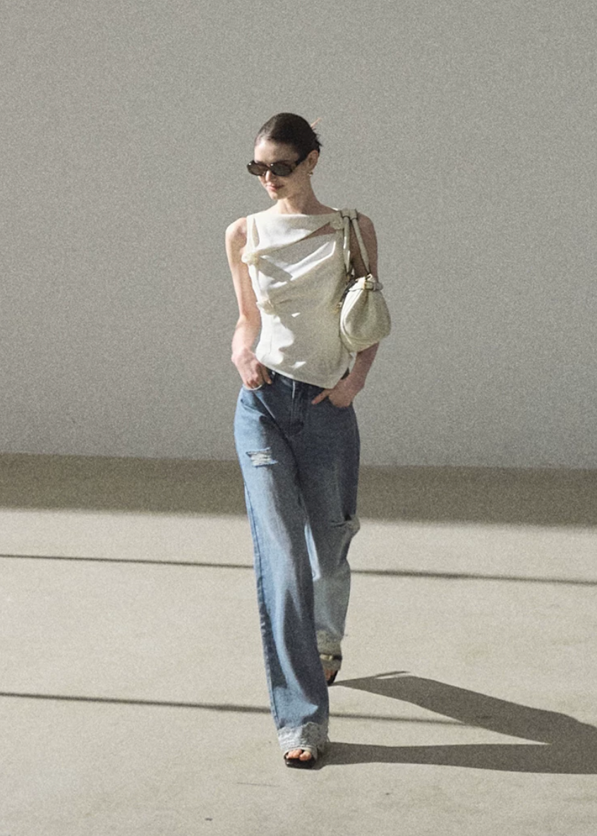 one shoulder top women, camisole top women, korean fashion top, minimal outfit women, effortless outfit ideas, casual summer outfits, asymmetrical top women, modern feminine clothing, parisian style clothing, versatile summer top, chic everyday outfit, calm luxury fashion, breathable summer top, slim fit camisole, elegant casual top, refined minimal top, clean silhouette top, soft structured top, feminine outfit top, simple elegant clothing

