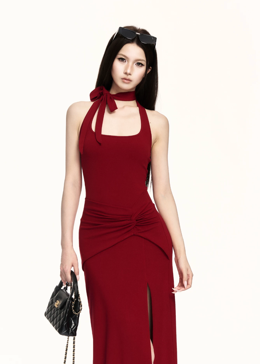 halter maxi dress women, backless dress women, bodycon maxi dress, knit dress women, korean fashion dress, slim fit dress women, summer outfit ideas, vacation dress women, elegant long dress, sleeveless maxi dress, chic minimal dress, long summer dress, modern feminine outfit, flattering bodycon dress, stylish maxi dress, trendy long dress, parisian style dress, statement dress women, clean silhouette dress, refined maxi dress