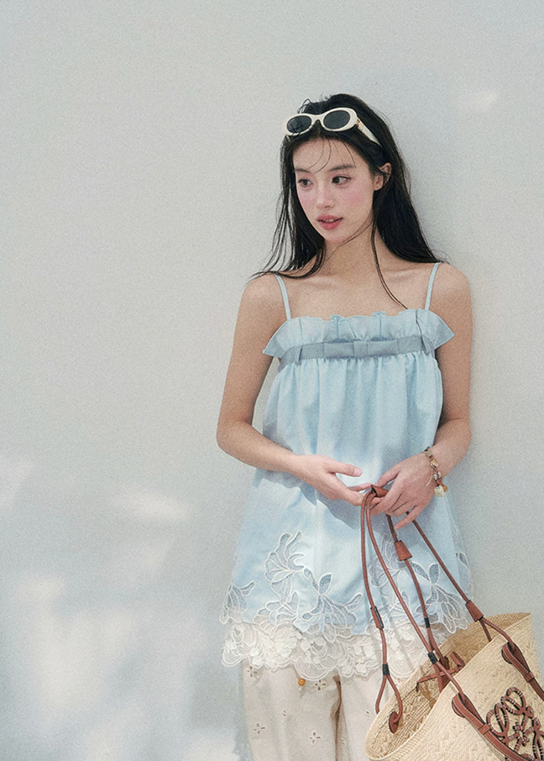 aomalm top, white camisole top, lace hem cami, feminine korean top, french style camisole, babydoll summer top, romantic lace trim top, white summer blouse, airy camisole women, soft girl summer top, vacation camisole top, pretty summer outfit