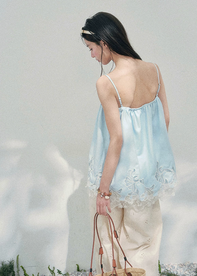 aomalm top, white camisole top, lace hem cami, feminine korean top, french style camisole, babydoll summer top, romantic lace trim top, white summer blouse, airy camisole women, soft girl summer top, vacation camisole top, pretty summer outfit