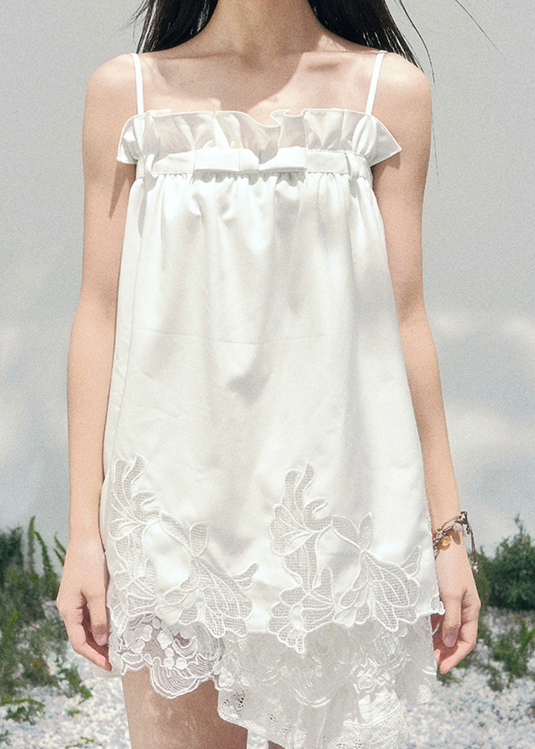 aomalm top, white camisole top, lace hem cami, feminine korean top, french style camisole, babydoll summer top, romantic lace trim top, white summer blouse, airy camisole women, soft girl summer top, vacation camisole top, pretty summer outfit